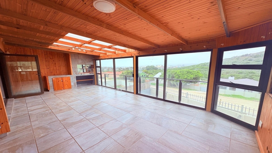 3 Bedroom Property for Sale in Hartenbos Central Western Cape